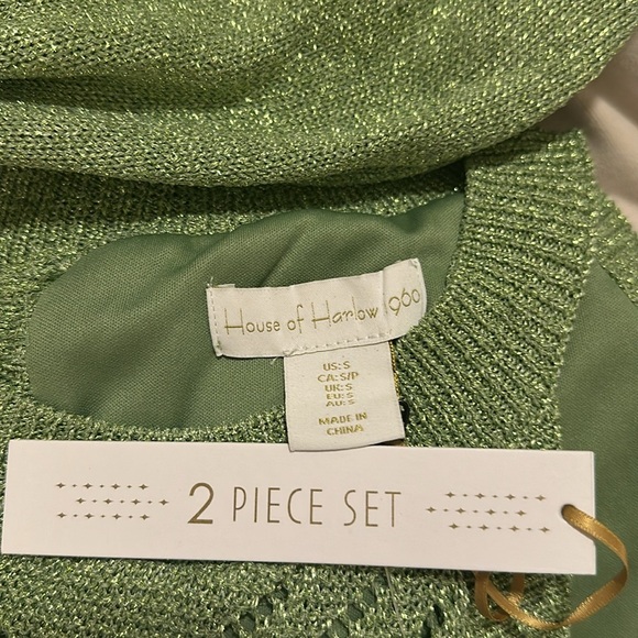 NWT HOUSE OF HARLOW 1960 Women’s Green Shimmer 2 Piece Set Top and Skirt Size S - Picture 14 of 15